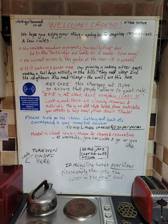 'Yellow Wood Micro Hostel-Eco Urban Bothy Style Very Basic But Cosy Redecorating But Cheap & Friendly Quiet Time Lockout 11Pm-7Am Bring Towel Or Hire 브레컨 외부 사진