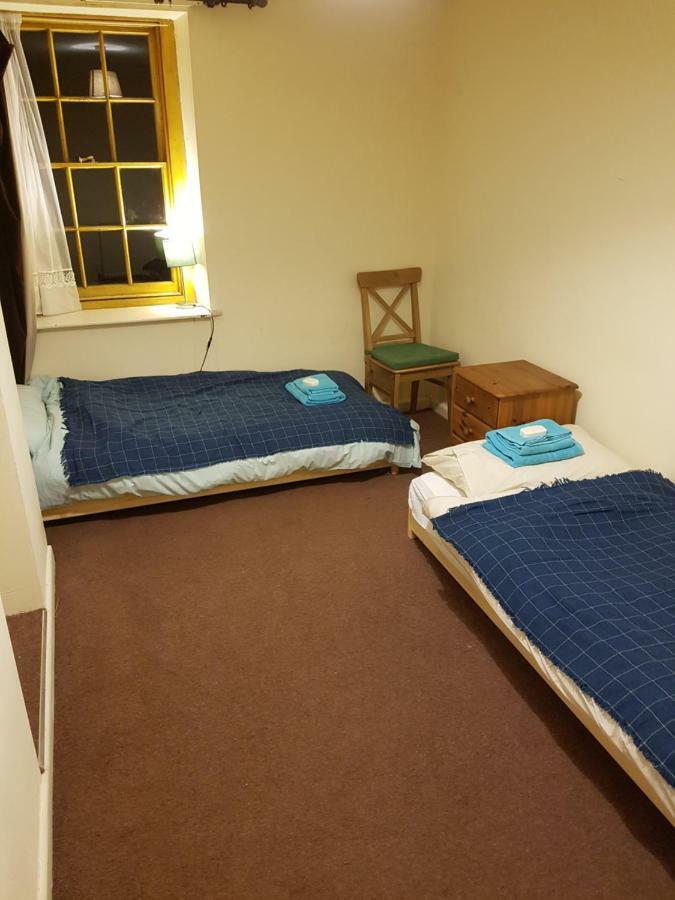 'Yellow Wood Micro Hostel-Eco Urban Bothy Style Very Basic But Cosy Redecorating But Cheap & Friendly Quiet Time Lockout 11Pm-7Am Bring Towel Or Hire 브레컨 외부 사진